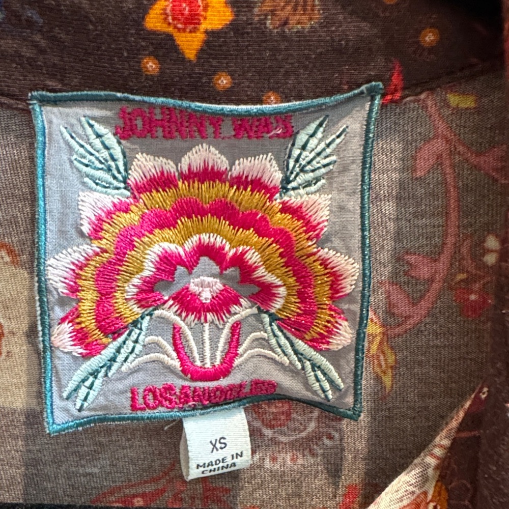 Johnny Was‎ Floral Embroidered Top - Picture 2 of 7